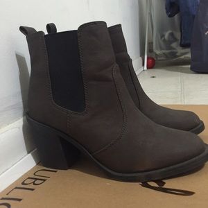 Ankle bootie