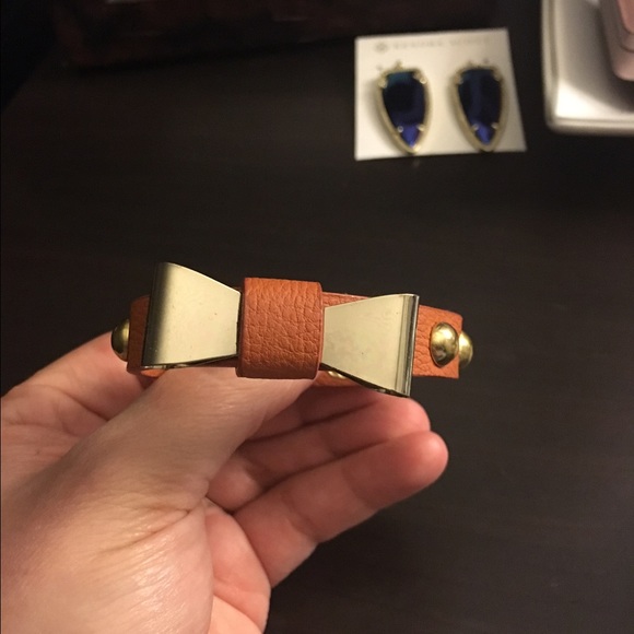 Bow Cuff
