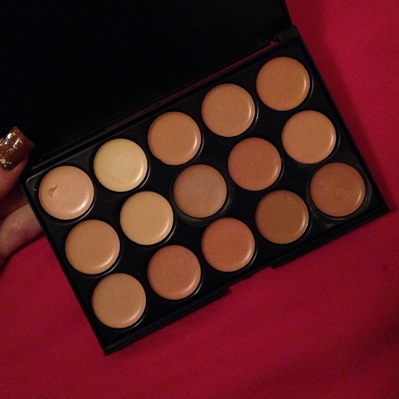 Liquid based contour kit.