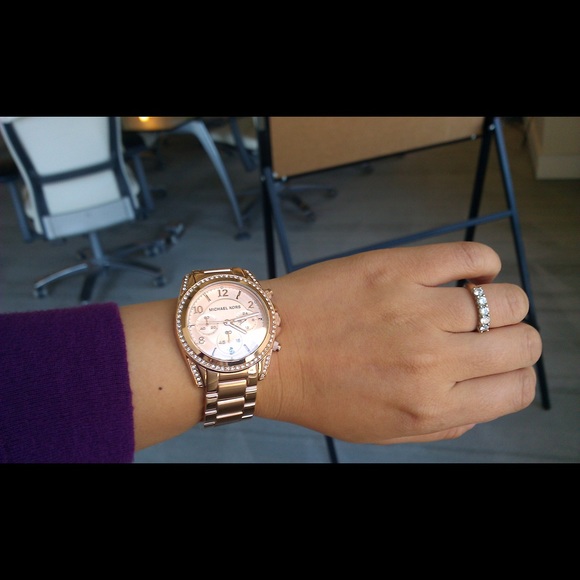 Michael Kors Accessories - Michael Kors watch in Rose Gold