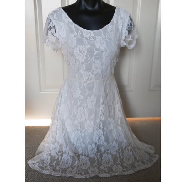 Shes Cool Dresses & Skirts - 💭White Lace Floral Pattern Dress Pretty Sweet Med