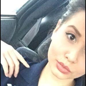 Meet your Posher, Julia