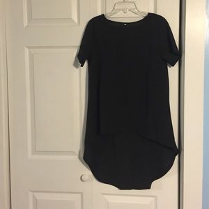 Black high low shirt