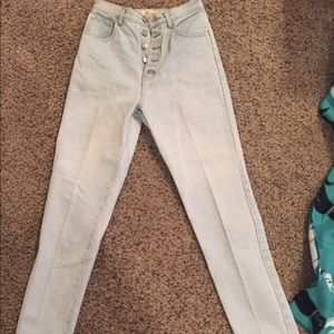 !!!!!SOLD!!!!!!High waisted light wash jeans!