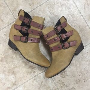 Wedge bootie