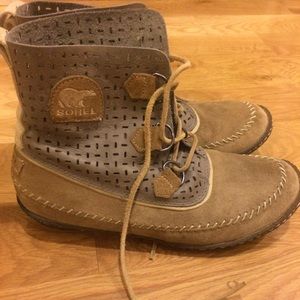 Sorel ankle boots 10