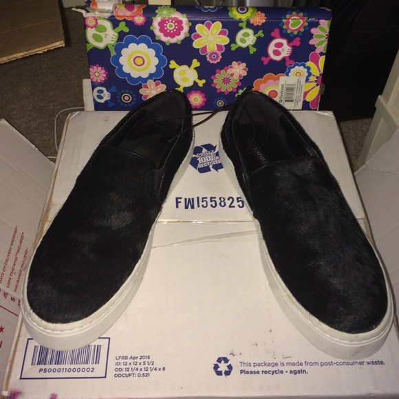 FOREVER 21 SLIP ON TENNIS SHOES (7)