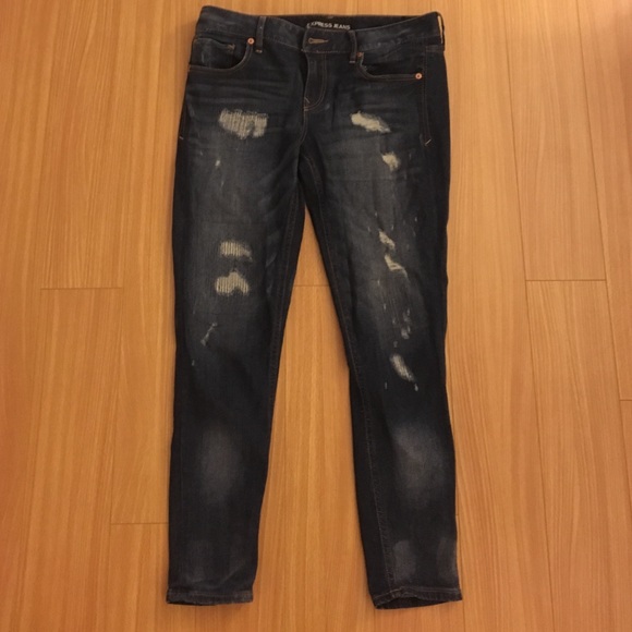 Express Jeans Distressed Capri