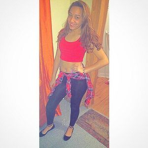 Meet your Posher, Yanet