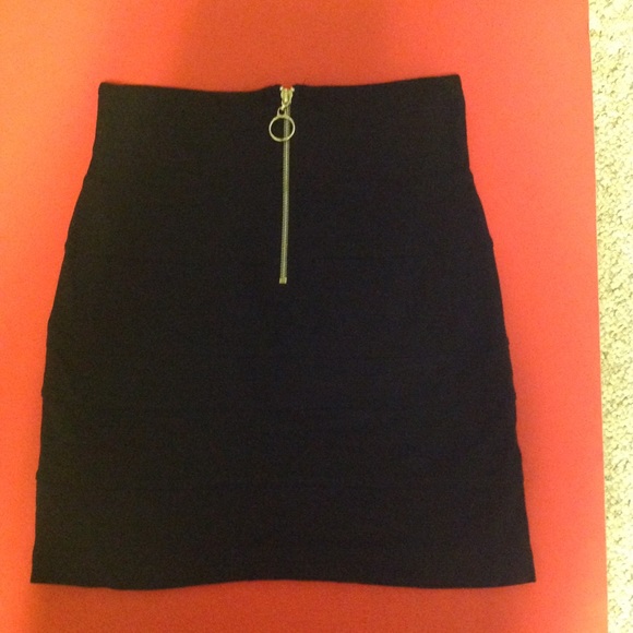 Forever 21 Dresses & Skirts - Black midi skirt. Forever 21