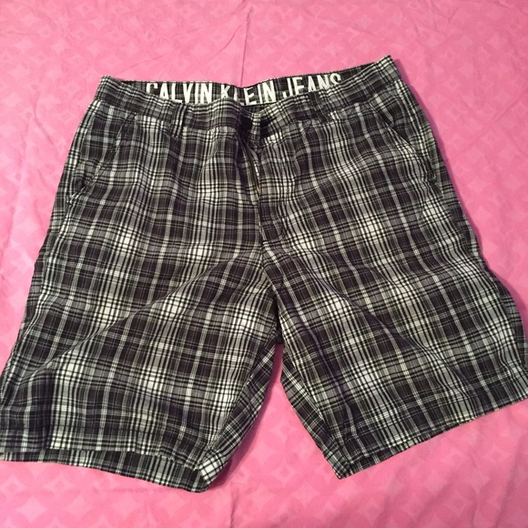 Men's plaid shorts