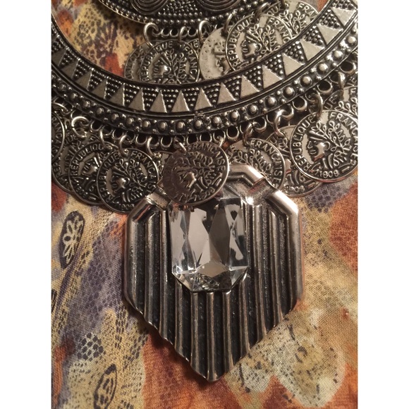 Bohemian bib coin necklace - Picture 3 of 6