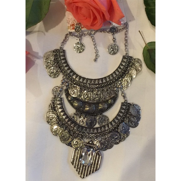 Bohemian bib coin necklace - Picture 2 of 6