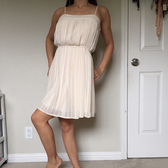 ❌SOLD❌ NWT Forever 21 Ivory A Line Dress - Picture 2 of 4