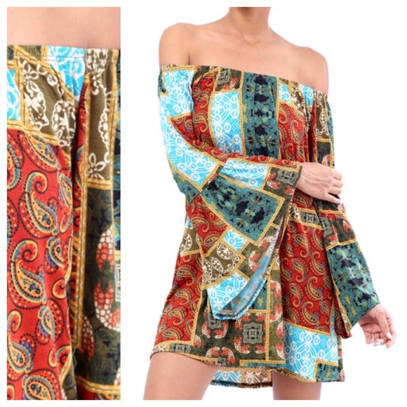 🌺HP 12/11🌺FUNKY PATTERN BELL SLEEVE TOP - Picture 2 of 3