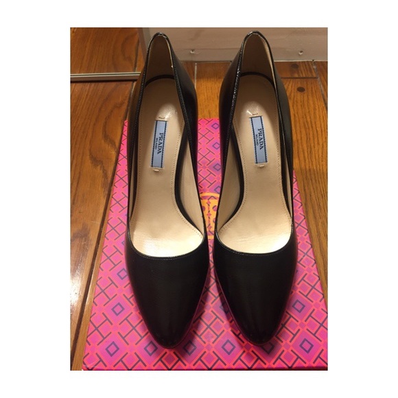 PRADA black patent leather 8 US almond toe