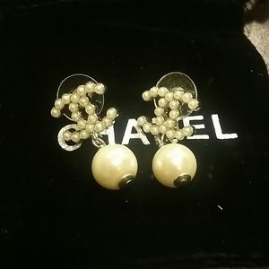 Chanel Pearl Earring