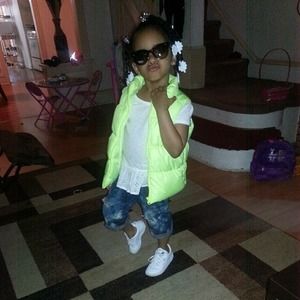 Meet your Posher, Kenisha