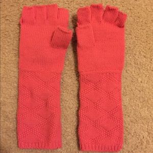 Pink gloves/mittens