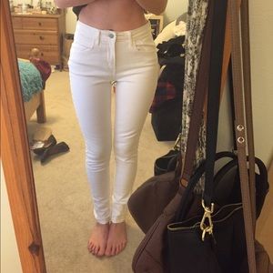 White high waisted Levi's skinny jeans