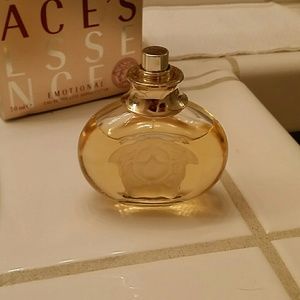 Versace Essence Emotional Perfume
