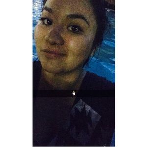 Meet your Posher, Alejandra