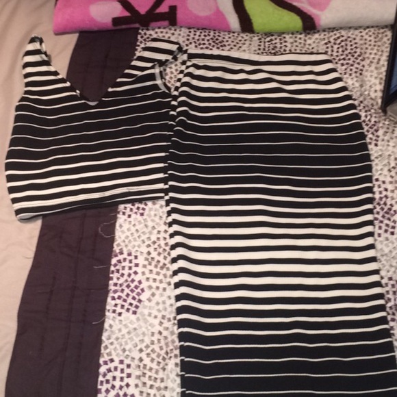 Two piece set !! Crop top and skirt.