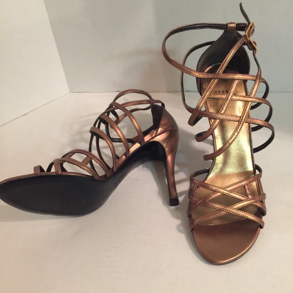 Authentic Stuart Weitzman collection (with code) - Picture 4 of 4