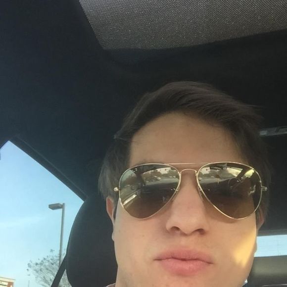 Meet your Posher, Chris