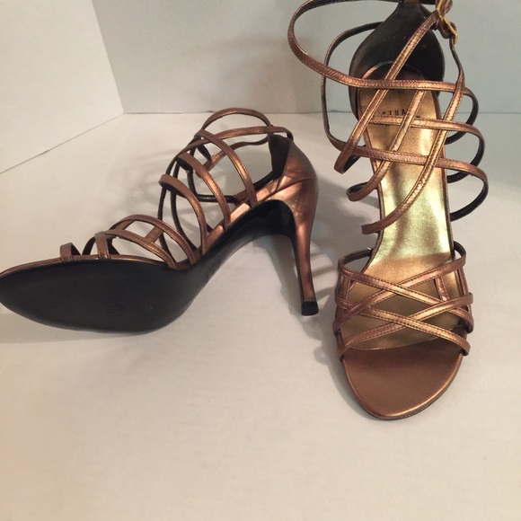 Authentic Weitzman collection (with code) - Picture 4 of 4