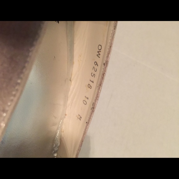 Authentic stuart Weitzman (with code) - Picture 3 of 4