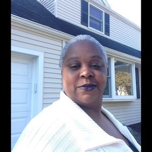 Meet your Posher, Shana