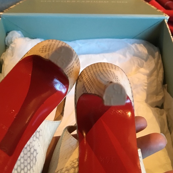 Transparent about Christian Louboutins - Picture 4 of 4