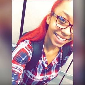 Meet your Posher, Alexia