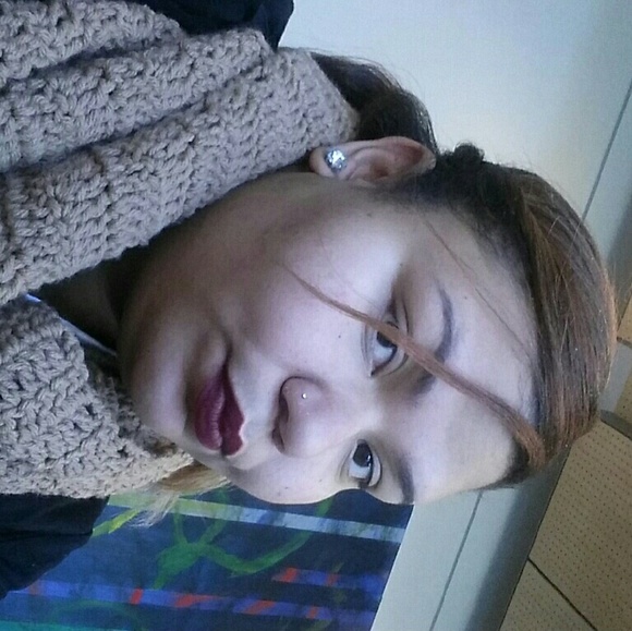 Meet your Posher, Giselle - Picture 1 of 1