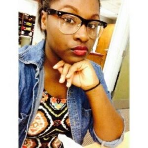 Meet your Posher, Ayana