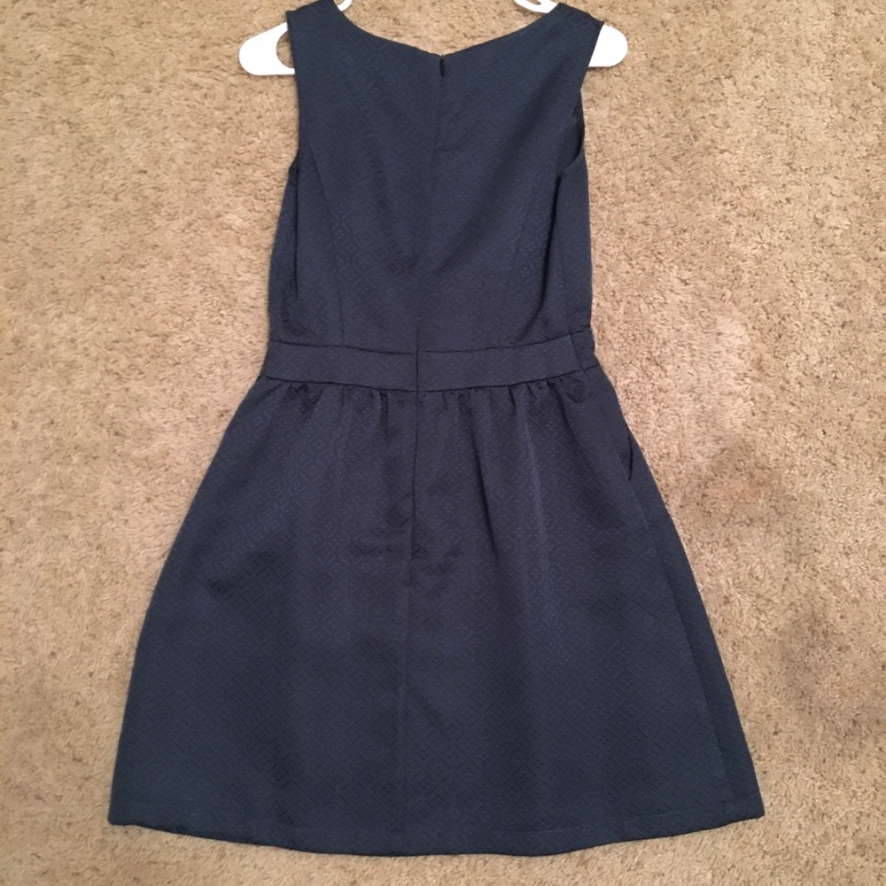 🚫SOLD IN BUNDLE🚫Gorgeous deep forest green dress - Picture 5 of 7