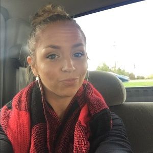 Meet your Posher, Kayla