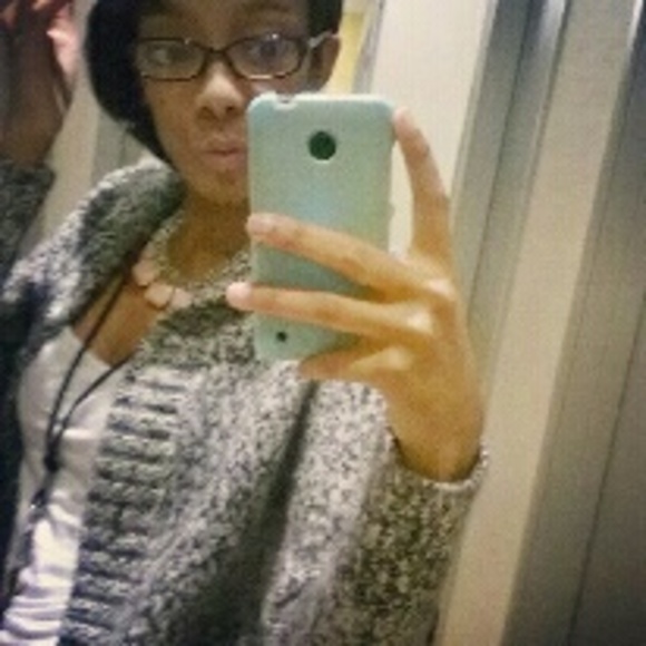 Meet your Posher, Aysia