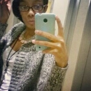 Meet your Posher, Aysia