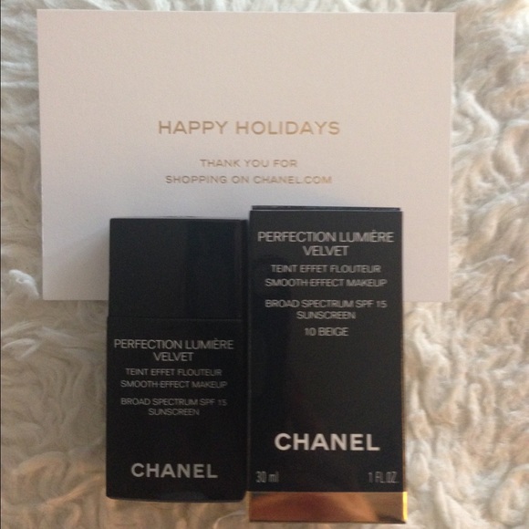 CHANEL Other - Chanel Perfection Lumiere Foundation