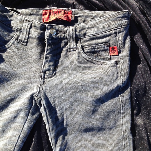 BLACK/GREY TRIPP NYC ZEBRA STRETCH JEANS SIZE 1