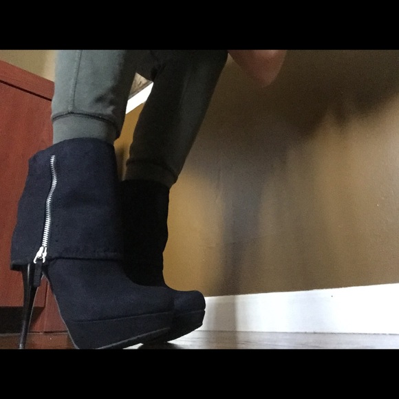 suede black boots