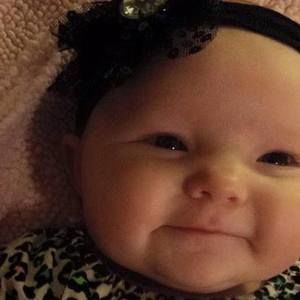 Meet your Posher, Moni