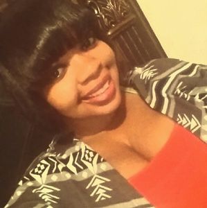 Meet your Posher, Monique