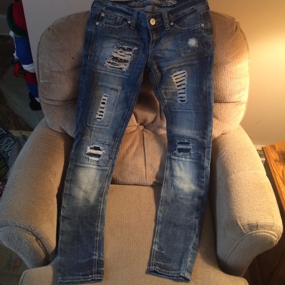 Destroyed jeans