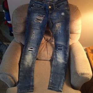 Destroyed jeans