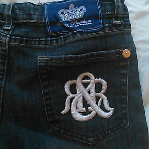 Victoria Beckham - Picture 2 of 2