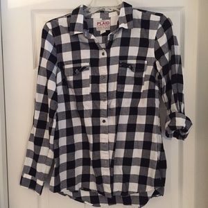 Like new plaid flannel shirt