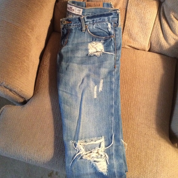 Destroyed jeans